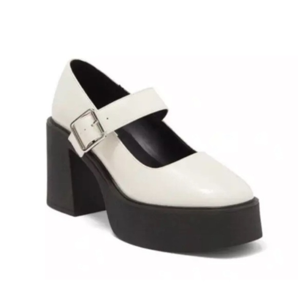 Womens Steve Madden Size 10 Mary Janes White Lug Heel Sole Round Toe Buckle - Picture 1 of 8